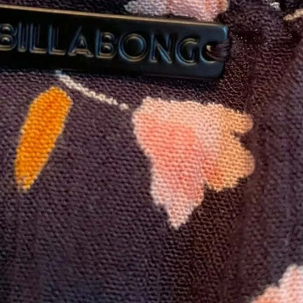 Billabong Off Shoulder Crop Top Size S